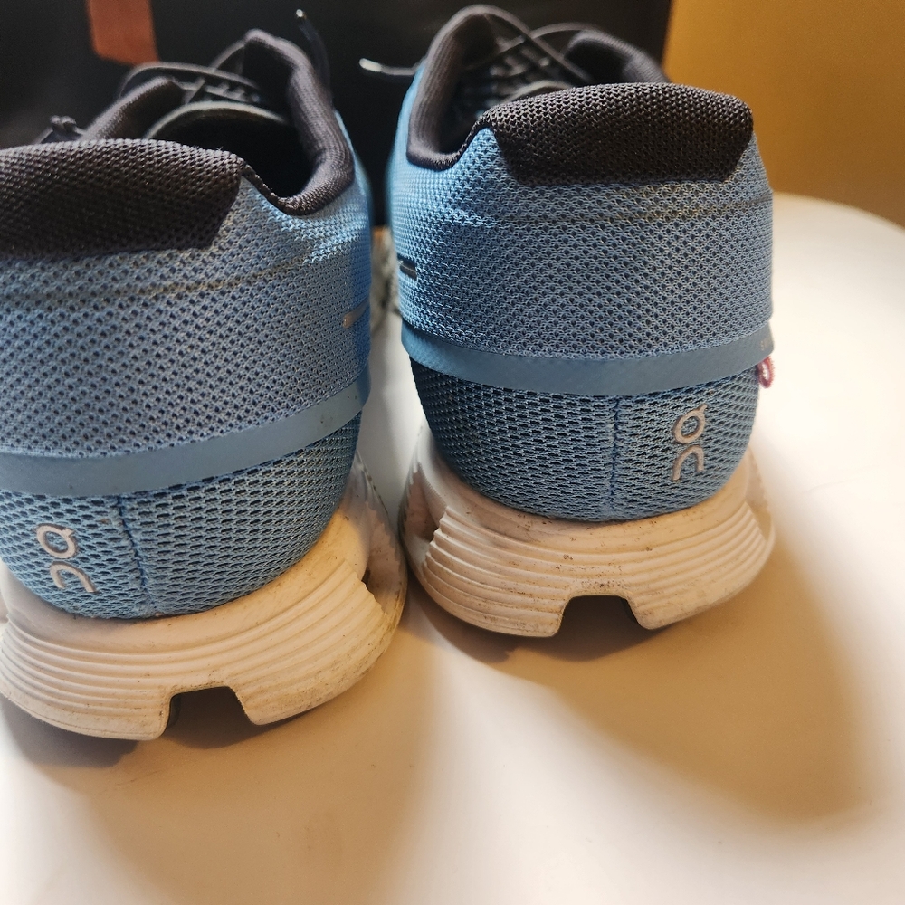 On Cloud 5 Running shoes size 13 in EUC - Picture 9 of 13
